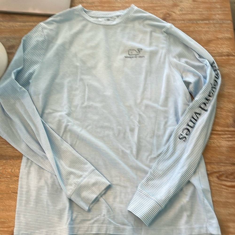 Vineyard vine Edgar town t shirt